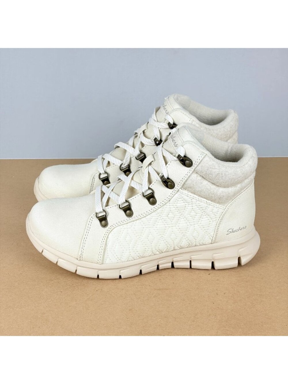 Skechers Synergy Cold Weather Boots Womens 8.5 Natural Cream Lace Up Warm